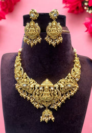 Traditional short necklace with gold finishing and guttapusalu hangings